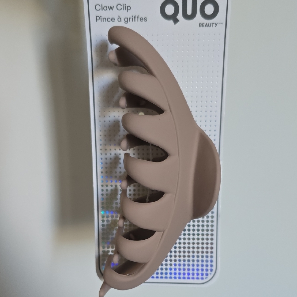 *FREE* Taupe Claw Clip